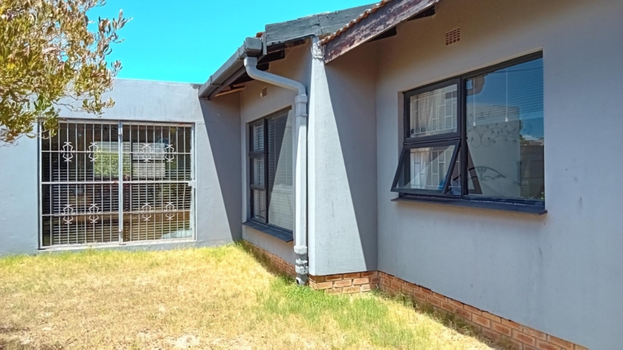 4 Bedroom Property for Sale in Parkersdorp Western Cape